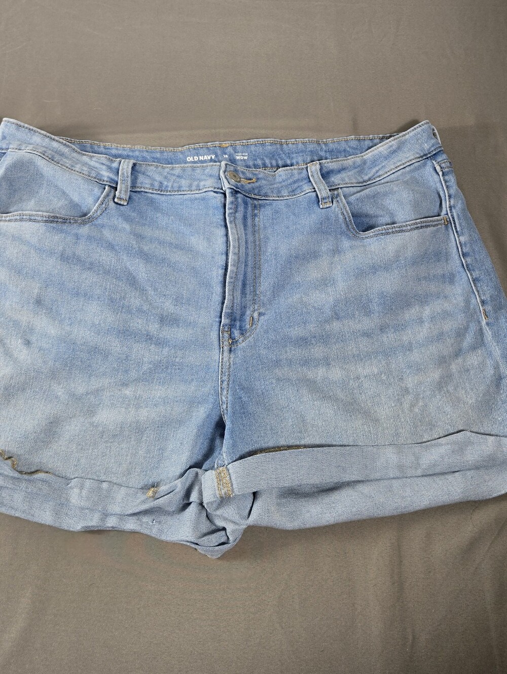 Old Navy Light Blue Denim Cuffed Women's Shorts Plus Size 18